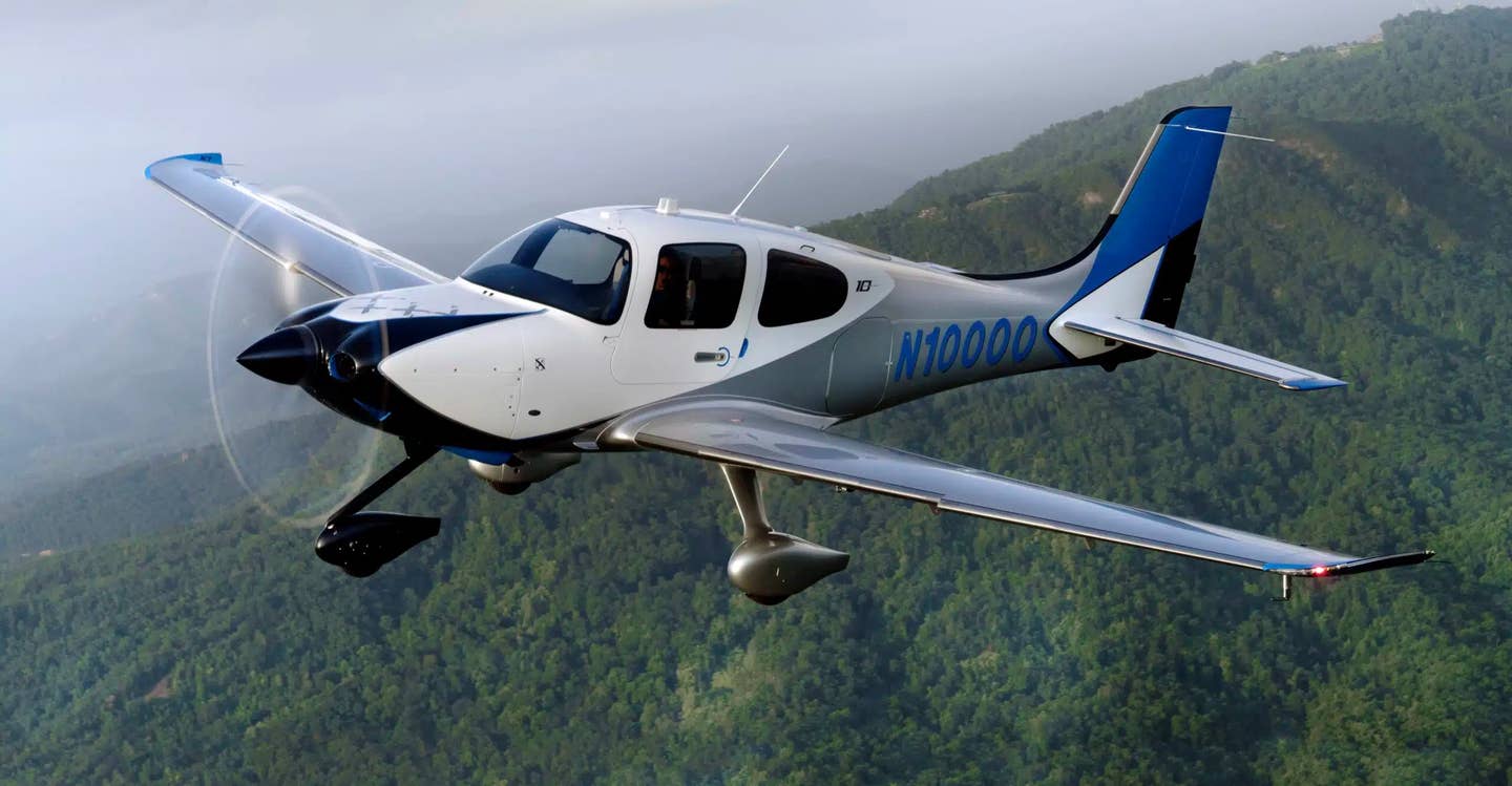 Cirrus Delivers 10,000th SR Series Aircraft